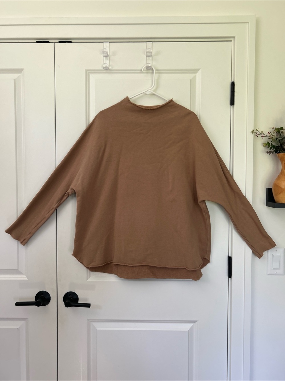 FRANK & EILEEN sz M Long Sleeve EFFIE Funnel Neck Capelet Sweatshirt Dolman Tan